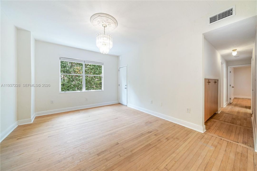 В аренду: $4,000 (2 спален, 2 ванн, 6064 Квадратных фут)