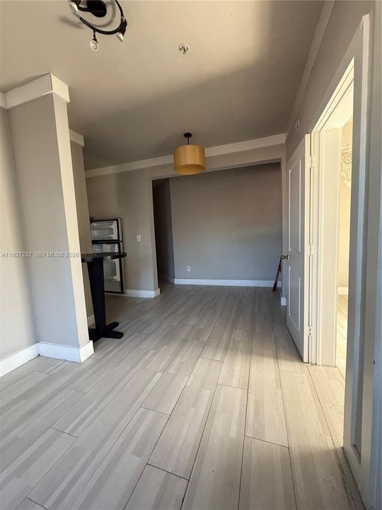 For Rent: $1,800 (1 beds, 1 baths, 18467 Square Feet)