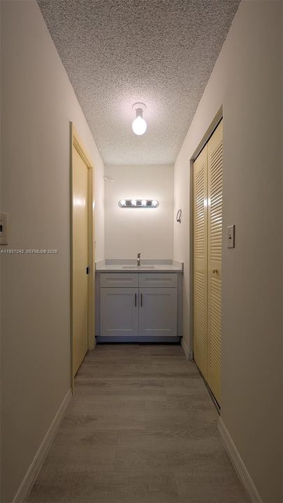 На продажу: $110,000 (2 спален, 2 ванн, 1092 Квадратных фут)