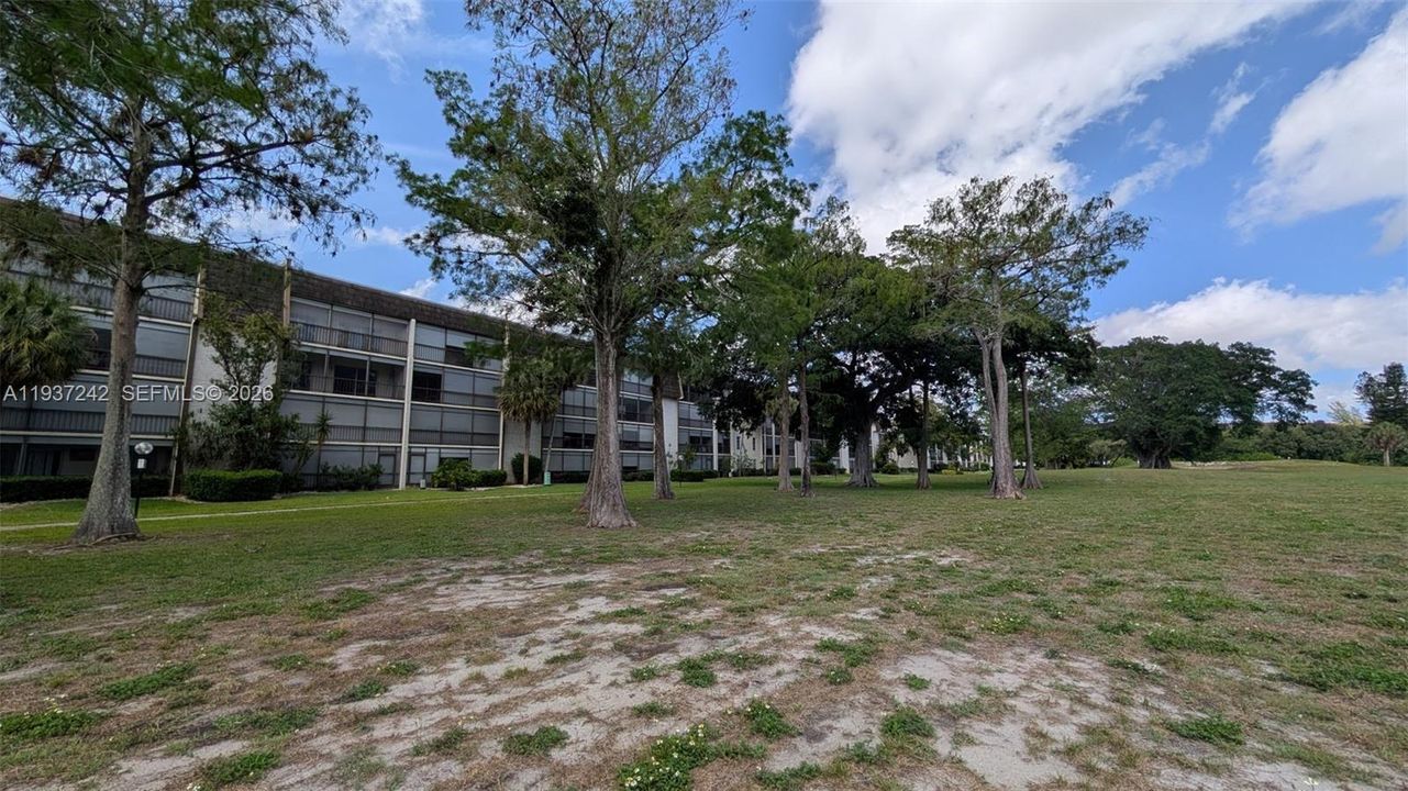 На продажу: $110,000 (2 спален, 2 ванн, 1092 Квадратных фут)