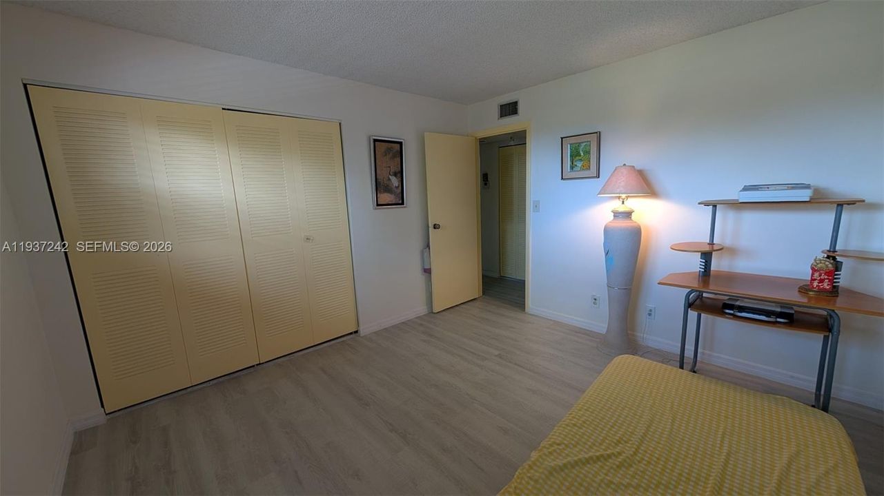 На продажу: $110,000 (2 спален, 2 ванн, 1092 Квадратных фут)