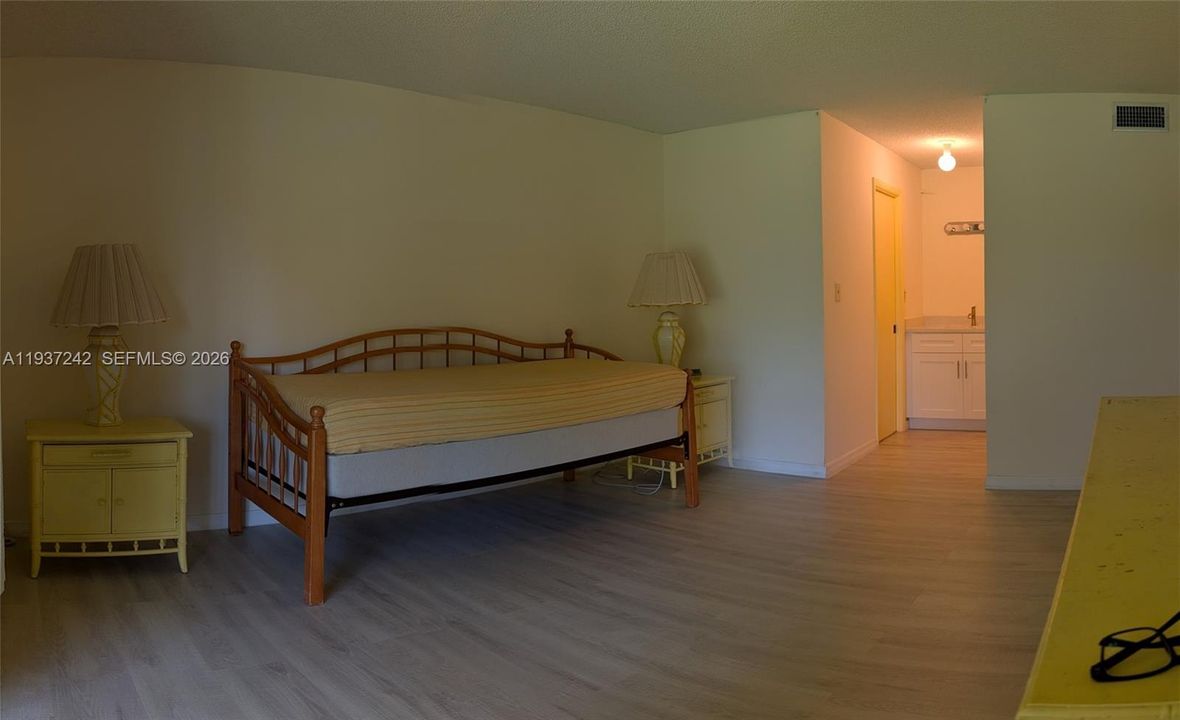 На продажу: $110,000 (2 спален, 2 ванн, 1092 Квадратных фут)