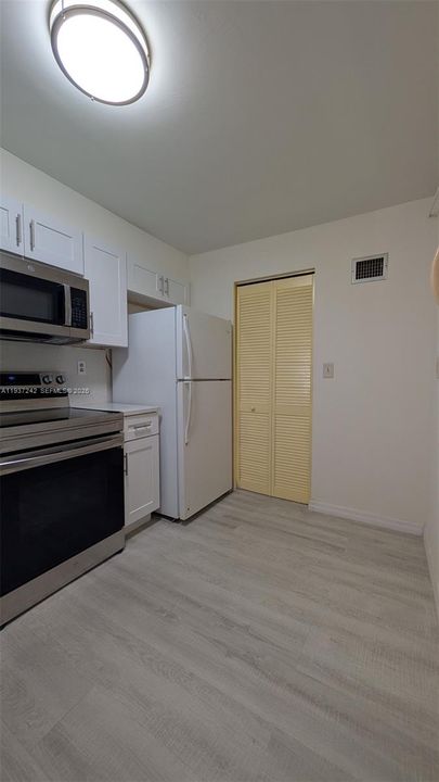 На продажу: $110,000 (2 спален, 2 ванн, 1092 Квадратных фут)