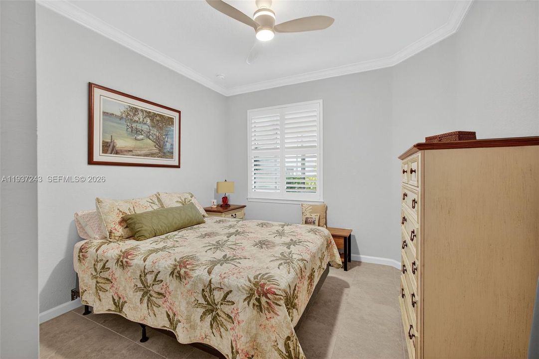 For Sale: $372,900 (2 beds, 2 baths, 1579 Square Feet)