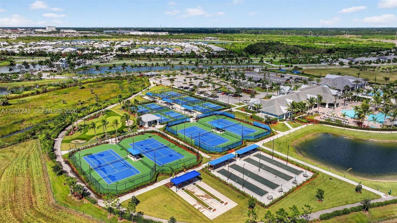 For Sale: $372,900 (2 beds, 2 baths, 1579 Square Feet)