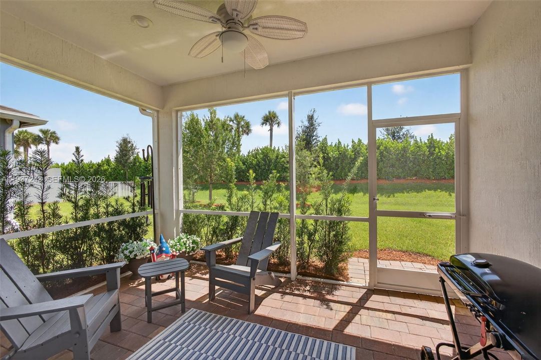 For Sale: $372,900 (2 beds, 2 baths, 1579 Square Feet)