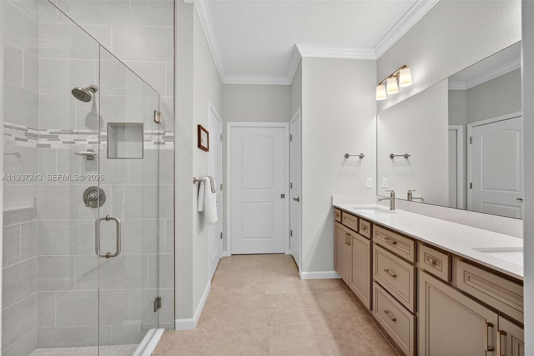 For Sale: $372,900 (2 beds, 2 baths, 1579 Square Feet)