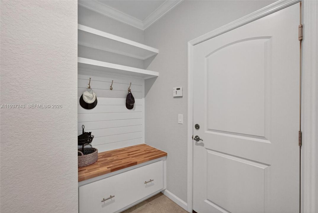 For Sale: $372,900 (2 beds, 2 baths, 1579 Square Feet)