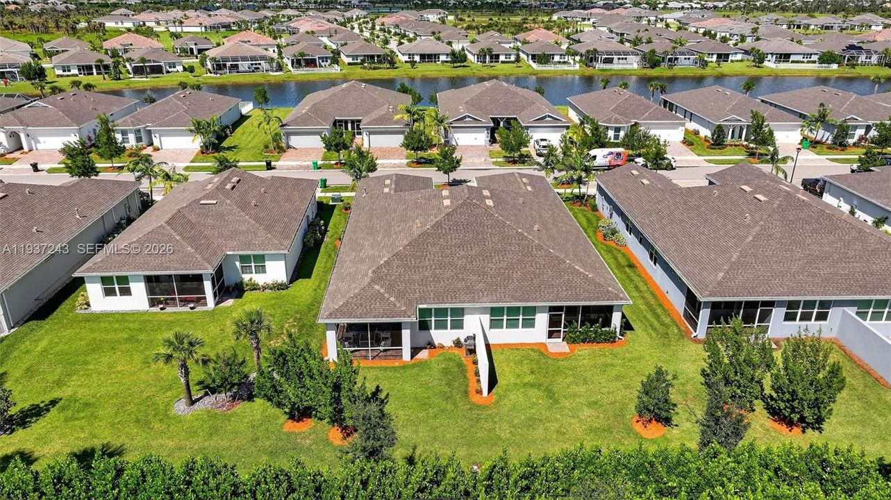 For Sale: $372,900 (2 beds, 2 baths, 1579 Square Feet)