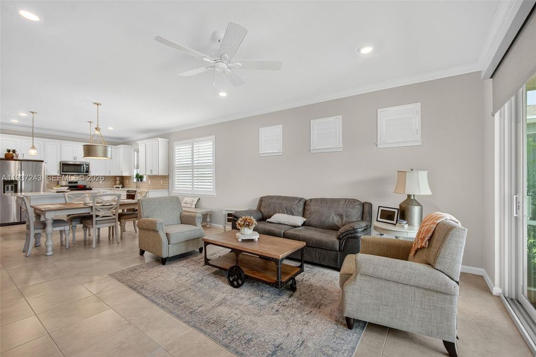 For Sale: $372,900 (2 beds, 2 baths, 1579 Square Feet)