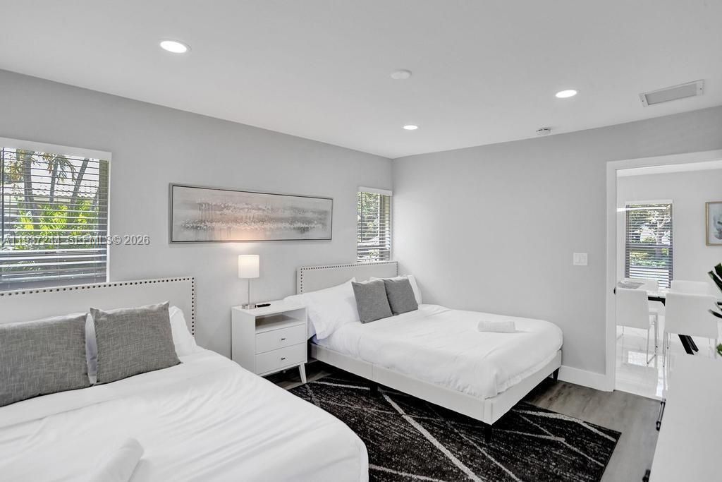 待售: $1,800,000 (6 贝兹, 3 浴室, 3036 平方英尺)