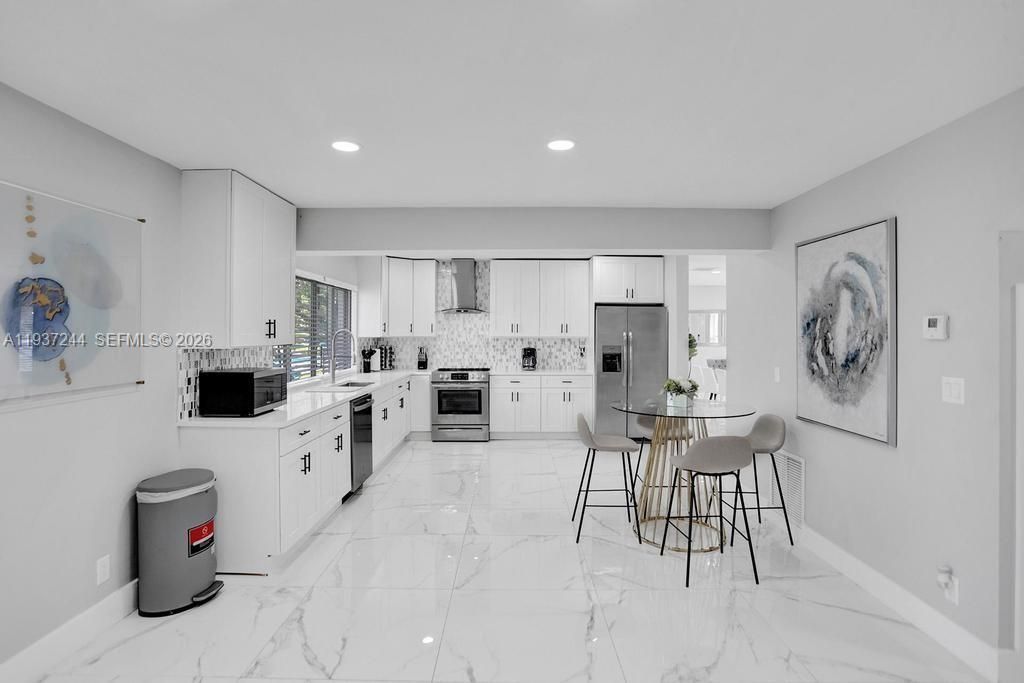 待售: $1,800,000 (6 贝兹, 3 浴室, 3036 平方英尺)