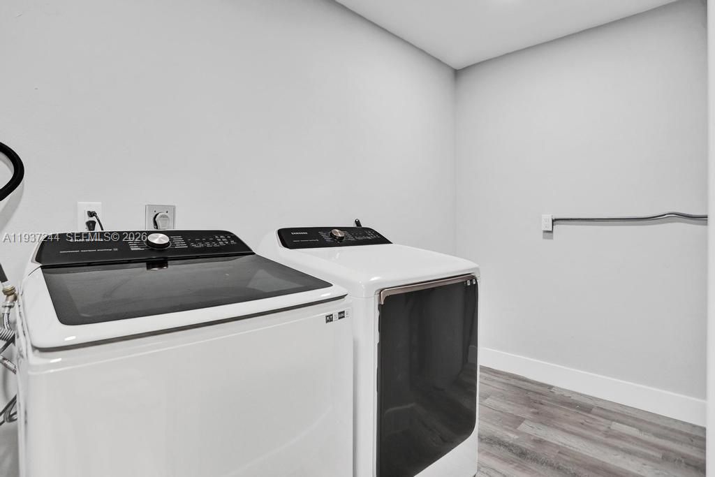 待售: $1,800,000 (6 贝兹, 3 浴室, 3036 平方英尺)