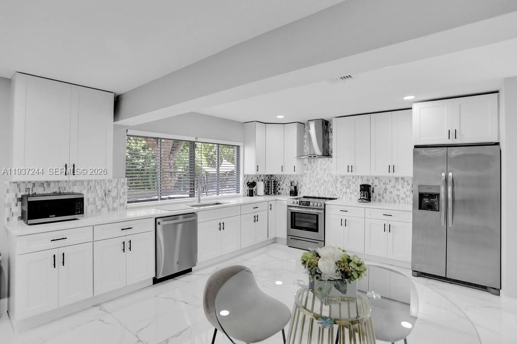 待售: $1,800,000 (6 贝兹, 3 浴室, 3036 平方英尺)