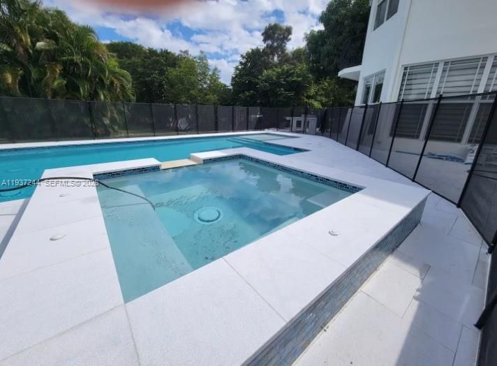 待售: $1,800,000 (6 贝兹, 3 浴室, 3036 平方英尺)