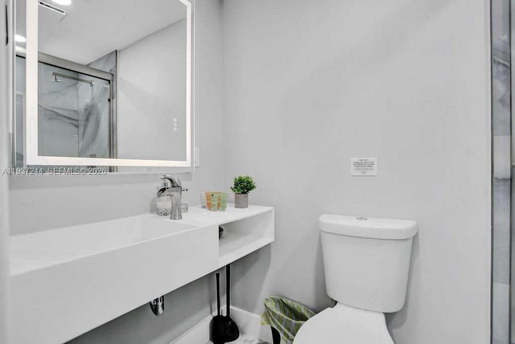 待售: $1,800,000 (6 贝兹, 3 浴室, 3036 平方英尺)