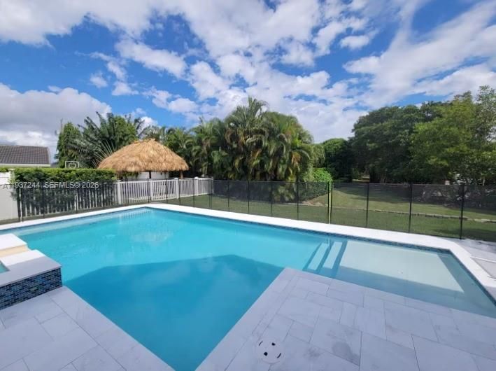 待售: $1,800,000 (6 贝兹, 3 浴室, 3036 平方英尺)