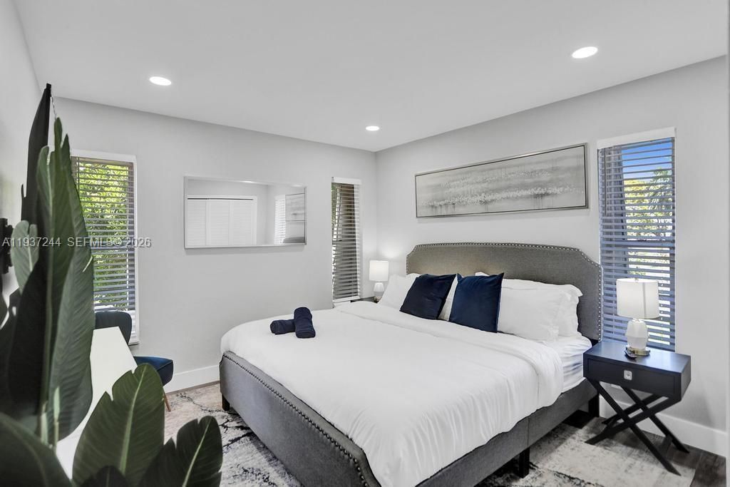 待售: $1,800,000 (6 贝兹, 3 浴室, 3036 平方英尺)