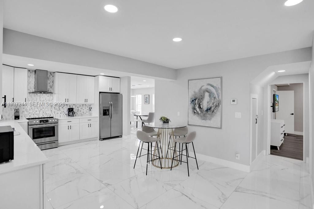 待售: $1,800,000 (6 贝兹, 3 浴室, 3036 平方英尺)