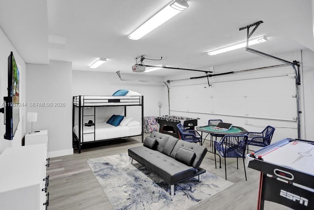 待售: $1,800,000 (6 贝兹, 3 浴室, 3036 平方英尺)