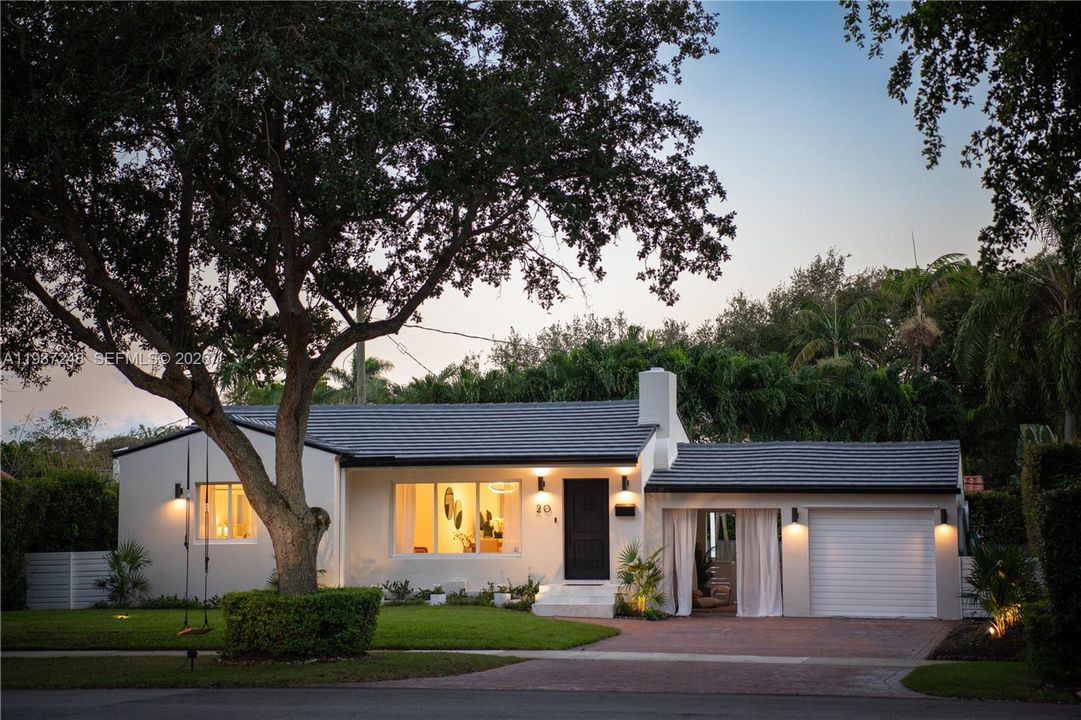 待售: $919,000 (2 贝兹, 1 浴室, 1225 平方英尺)