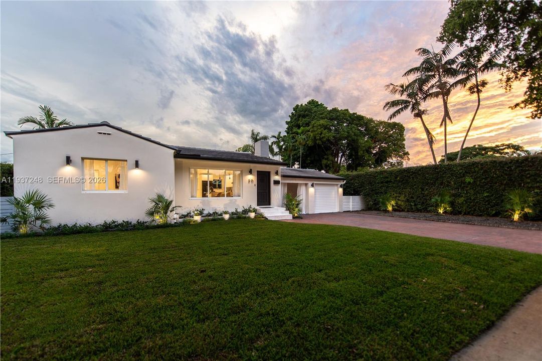 待售: $919,000 (2 贝兹, 1 浴室, 1225 平方英尺)