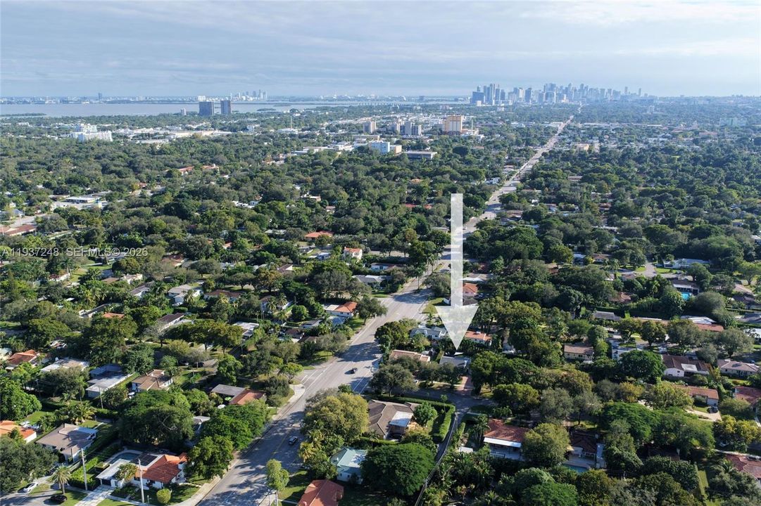 待售: $919,000 (2 贝兹, 1 浴室, 1225 平方英尺)