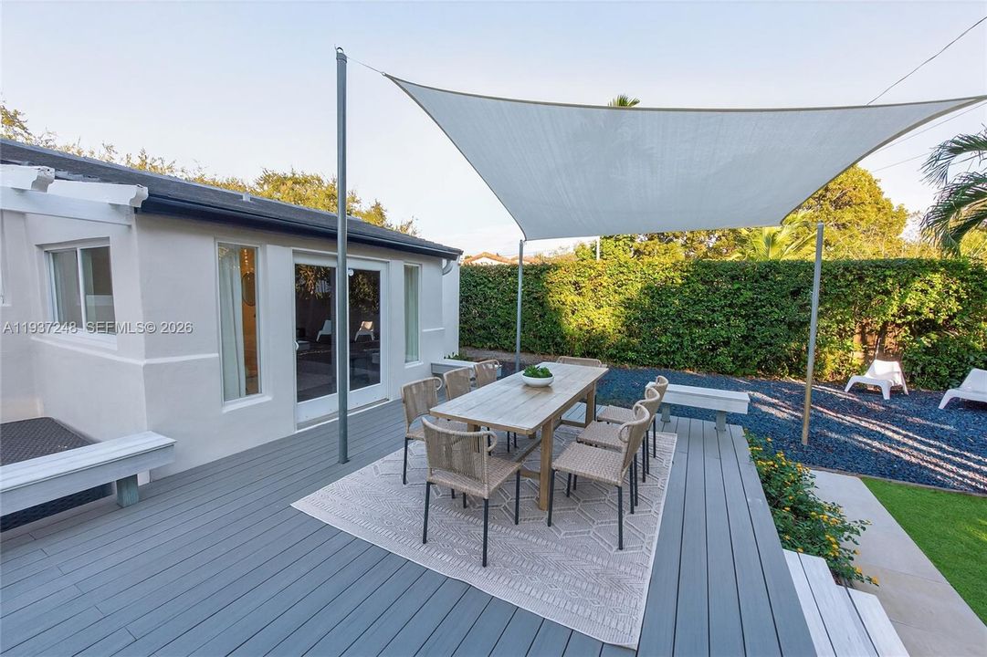 待售: $919,000 (2 贝兹, 1 浴室, 1225 平方英尺)