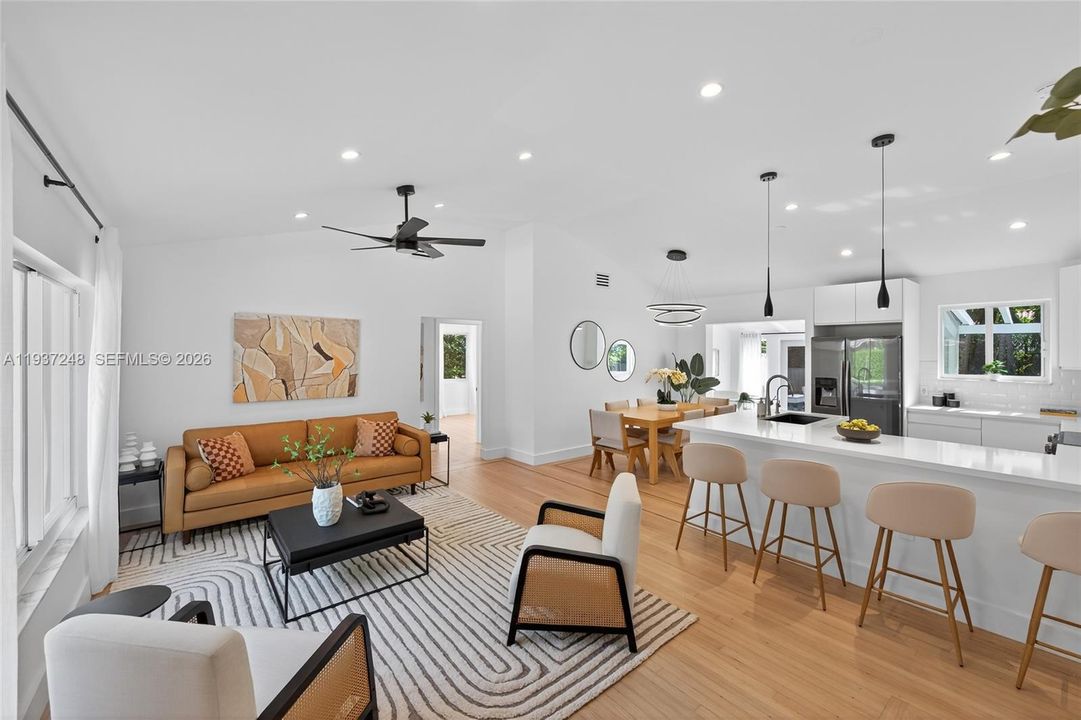 待售: $919,000 (2 贝兹, 1 浴室, 1225 平方英尺)