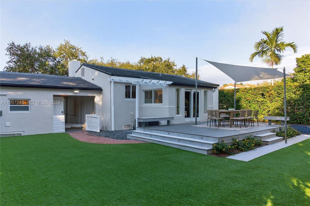 待售: $919,000 (2 贝兹, 1 浴室, 1225 平方英尺)