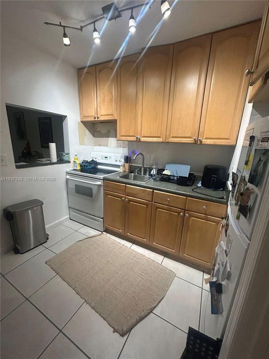 For Rent: $1,450 (1 beds, 1 baths, 500 Square Feet)