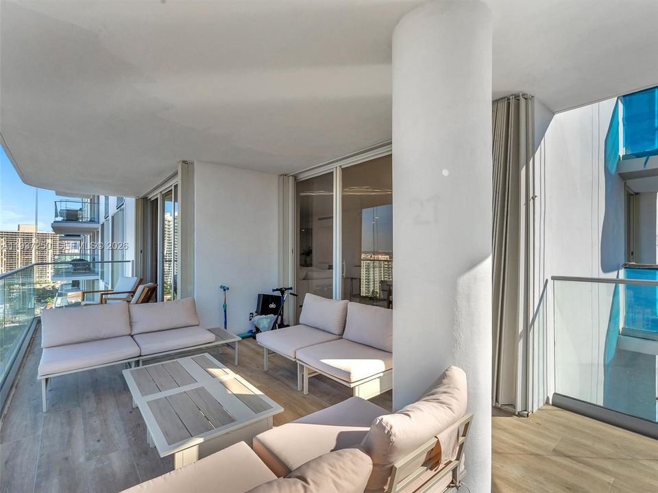 For Sale: $975,000 (3 beds, 2 baths, 1887 Square Feet)