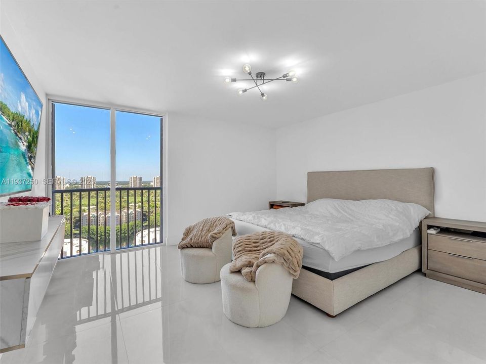 For Sale: $975,000 (3 beds, 2 baths, 1887 Square Feet)