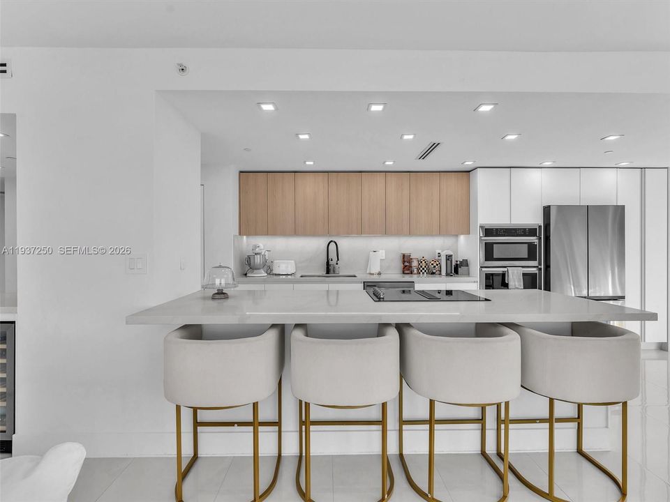 For Sale: $975,000 (3 beds, 2 baths, 1887 Square Feet)