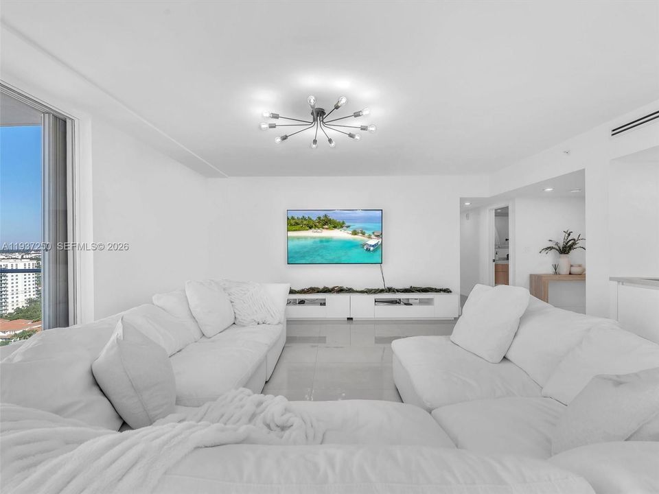 For Sale: $975,000 (3 beds, 2 baths, 1887 Square Feet)