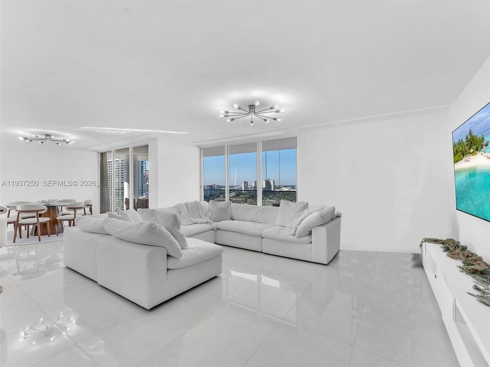 For Sale: $975,000 (3 beds, 2 baths, 1887 Square Feet)