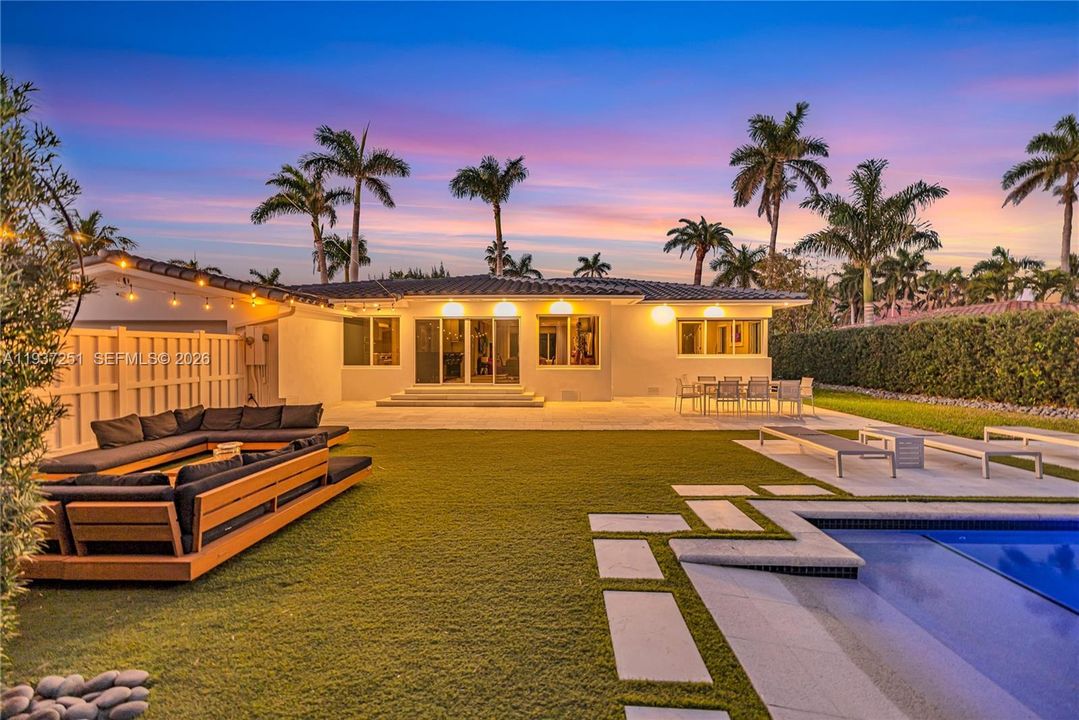 На продажу: $1,450,000 (4 спален, 3 ванн, 1944 Квадратных фут)