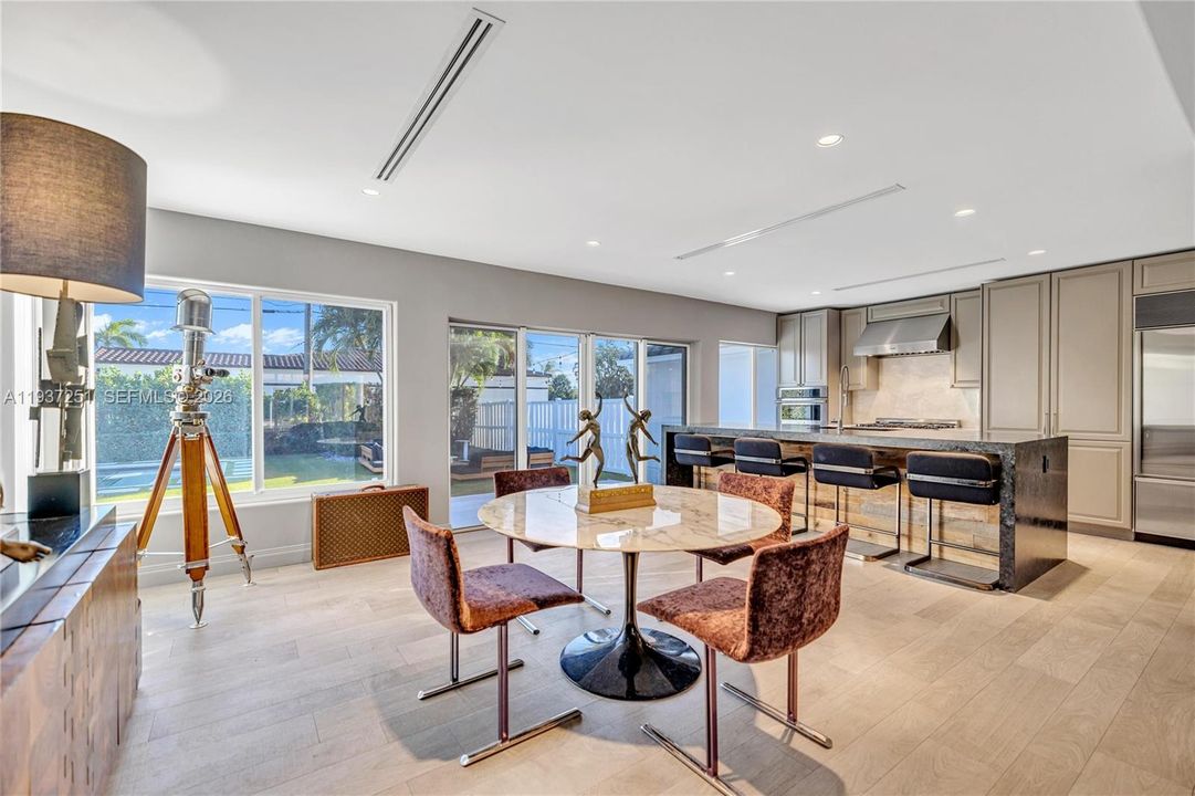 На продажу: $1,450,000 (4 спален, 3 ванн, 1944 Квадратных фут)