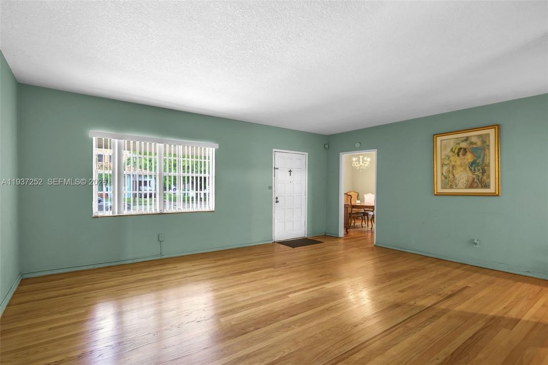 На продажу: $975,000 (4 спален, 2 ванн, 1766 Квадратных фут)