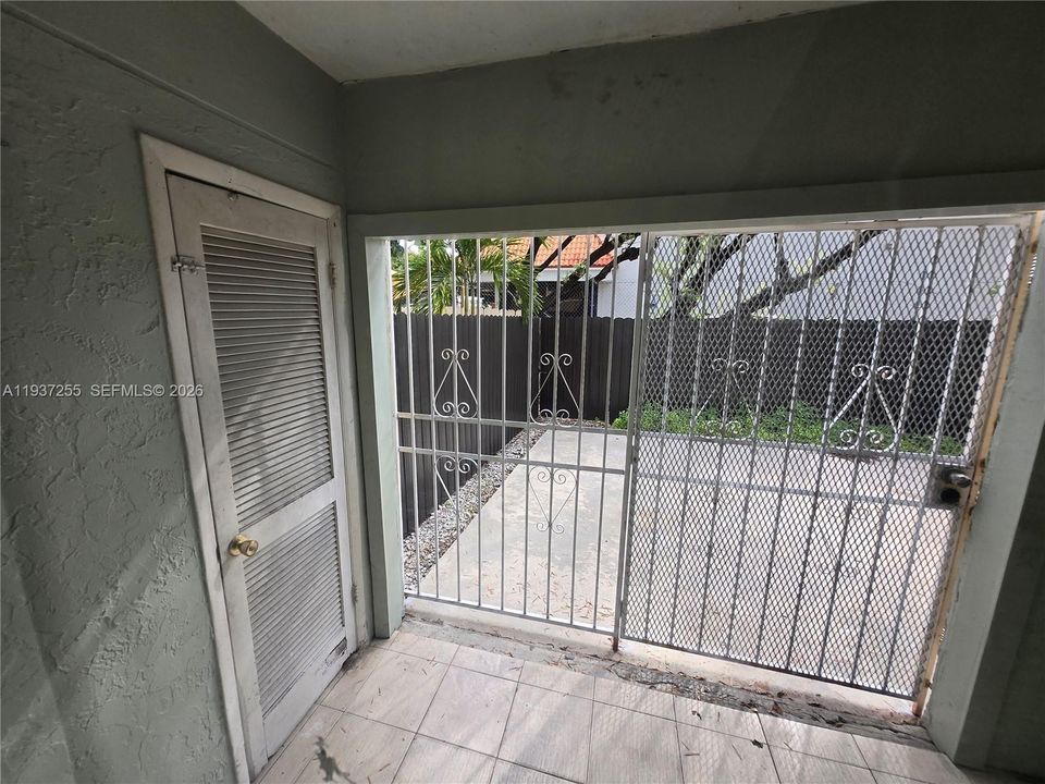 En Venta: $251,900 (2 camas, 1 baños, 770 Pies cuadrados)