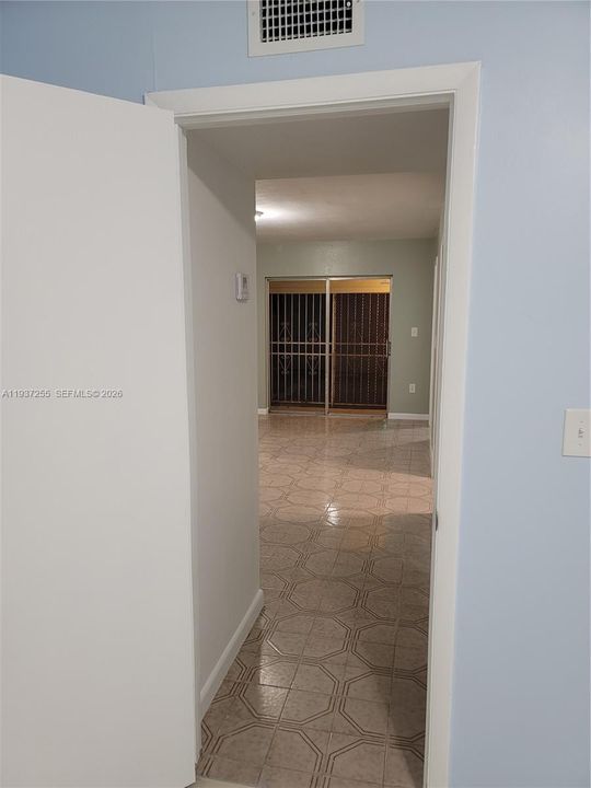 En Venta: $251,900 (2 camas, 1 baños, 770 Pies cuadrados)