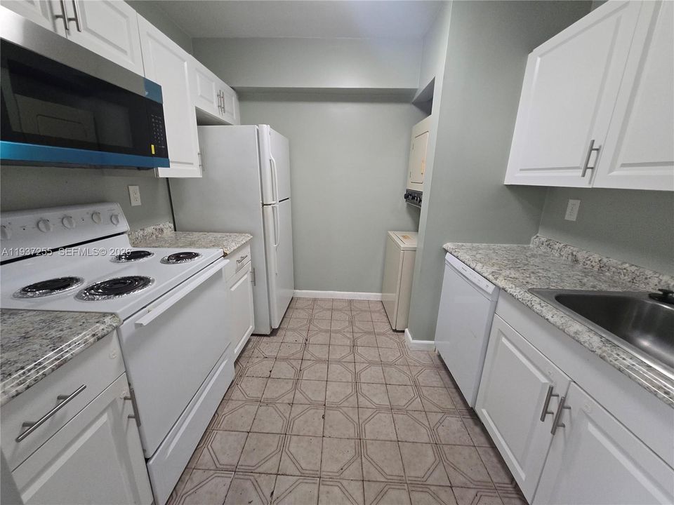 En Venta: $251,900 (2 camas, 1 baños, 770 Pies cuadrados)