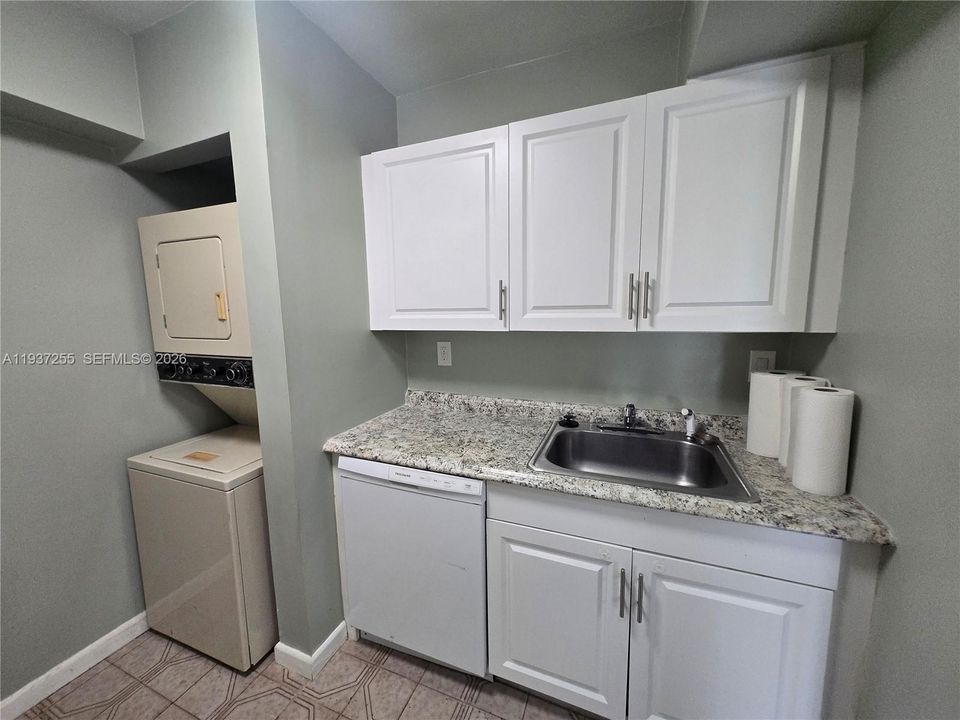 En Venta: $251,900 (2 camas, 1 baños, 770 Pies cuadrados)