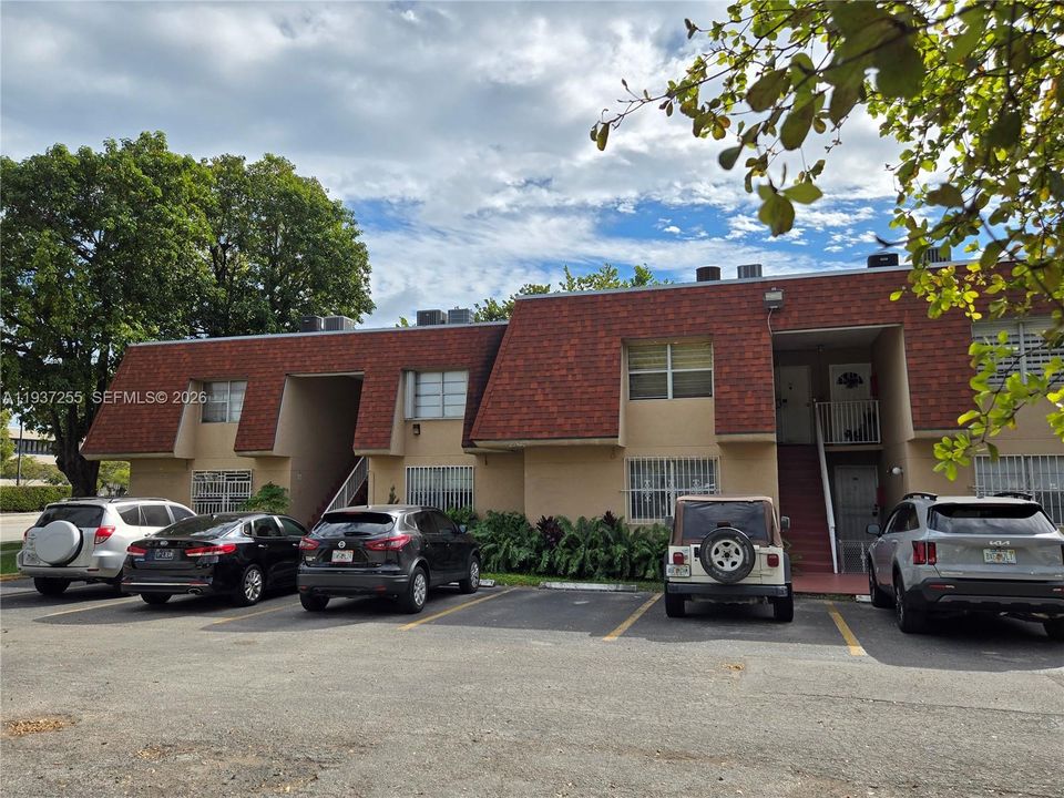 En Venta: $251,900 (2 camas, 1 baños, 770 Pies cuadrados)