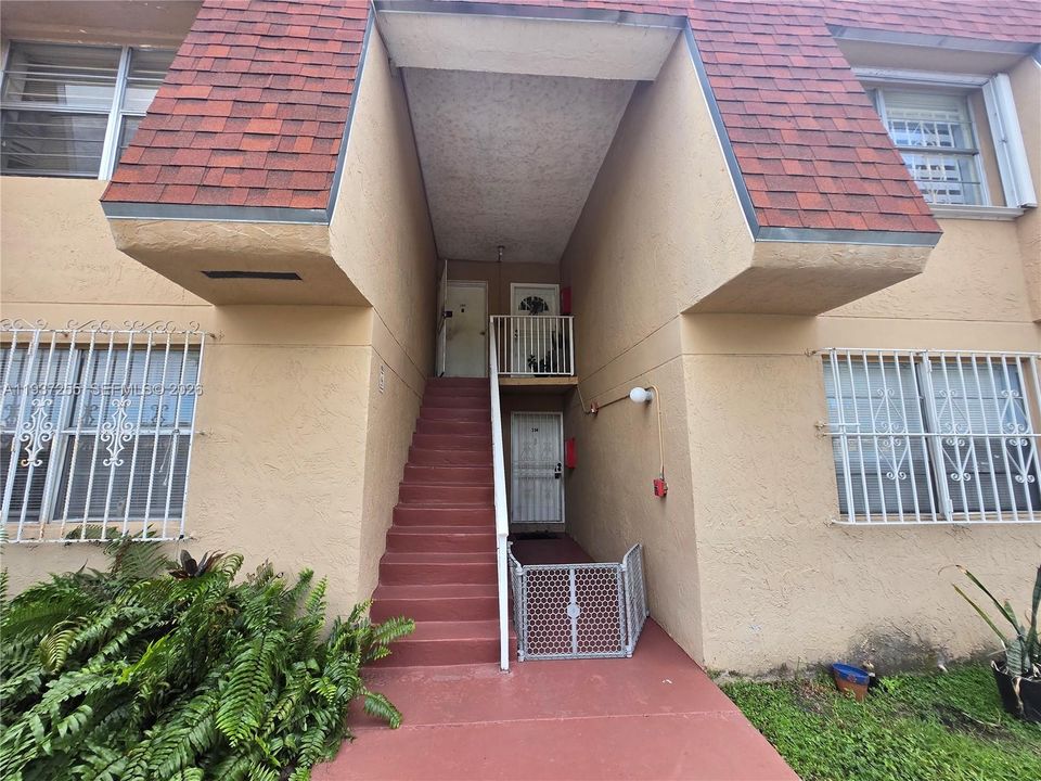 En Venta: $251,900 (2 camas, 1 baños, 770 Pies cuadrados)
