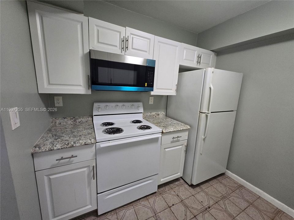 En Venta: $251,900 (2 camas, 1 baños, 770 Pies cuadrados)