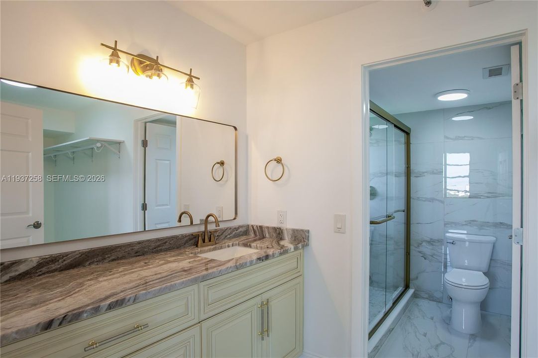 For Sale: $339,900 (2 beds, 2 baths, 1222 Square Feet)