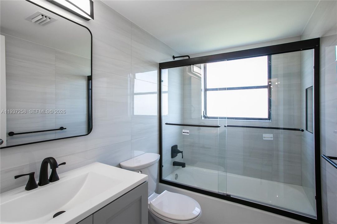 For Sale: $339,900 (2 beds, 2 baths, 1222 Square Feet)