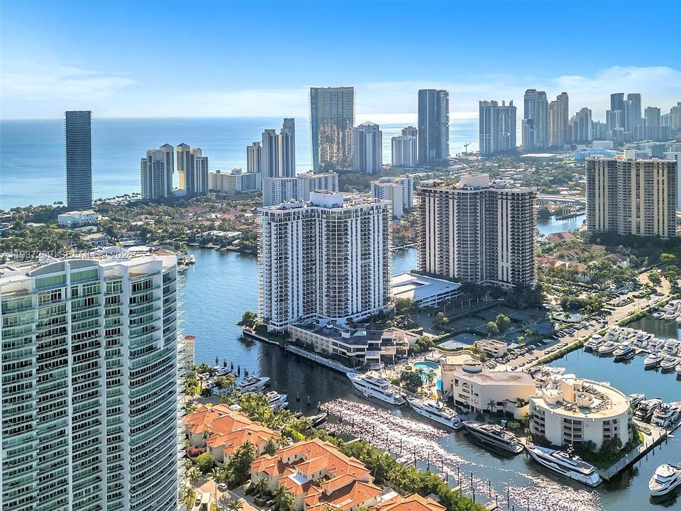 For Sale: $1,350,000 (2 beds, 2 baths, 1825 Square Feet)