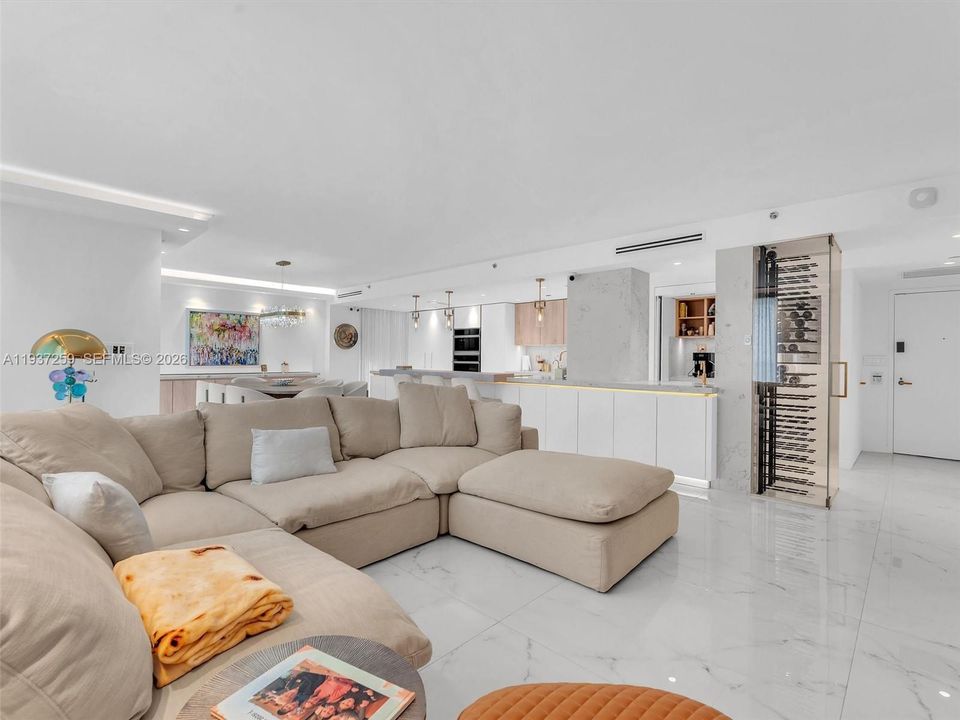 For Sale: $1,350,000 (2 beds, 2 baths, 1825 Square Feet)